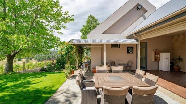 Hawkdun Rise Vineyard & Accommodation Alexandra Exterior photo
